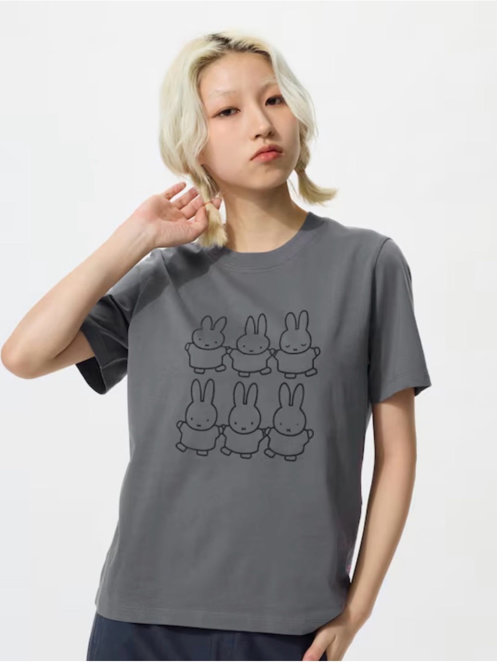 Cute Miffy🐰🩶Gray Graphic Tee sz Large